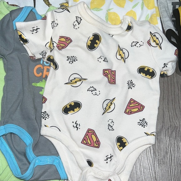 3-6 Months 14 onesies and 1 Batman set - Picture 7 of 7